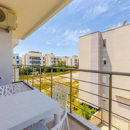 Beachside Comfort In Orikum *