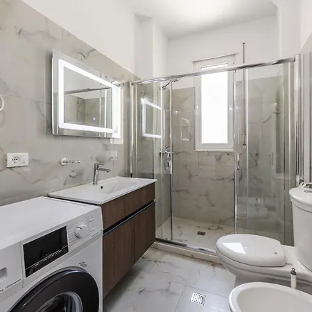 Beachside Comfort In Orikum Vlorë