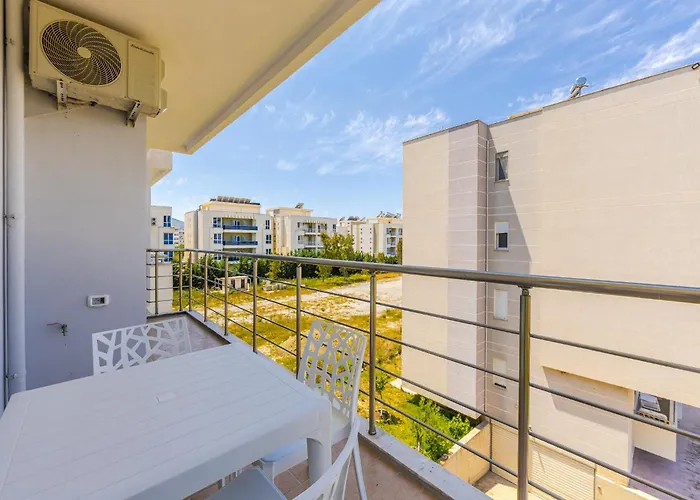 Beachside Comfort In Orikum By Pikhost *