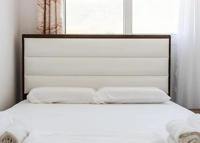 公寓 Beachside Comfort In Orikum By Pikhost