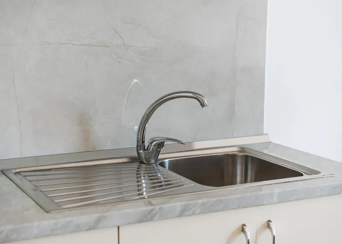 Beachside Comfort In Orikum By Pikhost