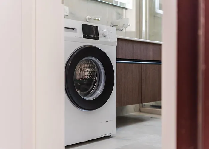 公寓 Beachside Comfort In Orikum By Pikhost