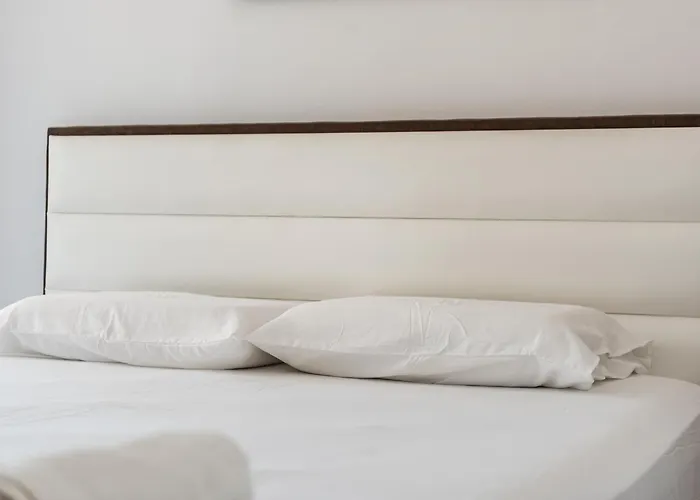 公寓 Beachside Comfort In Orikum By Pikhost *