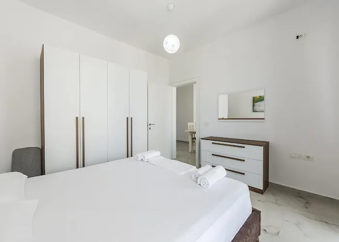 Beachside Comfort In Orikum By Pikhost