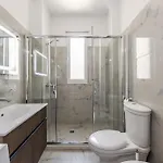 Beachside Comfort In Orikum By Pikhost Appartamento Vlorë